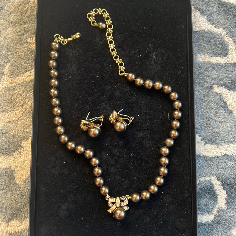 Heidi Daus Exquisite Harmony beaded crystal bow necklace and earrings set.